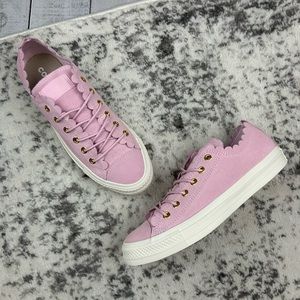 Converse CTAS OX Frilly Thrills women’s shoes